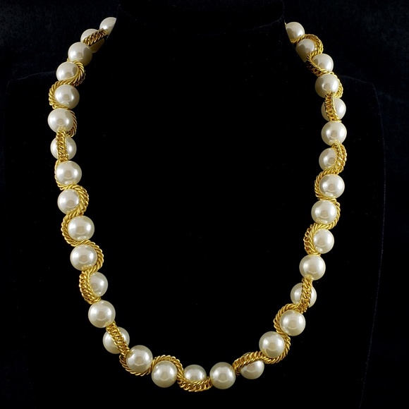 Vintage Jewelry - Vintage Faux Pearl Choker Necklace with Curb Chain